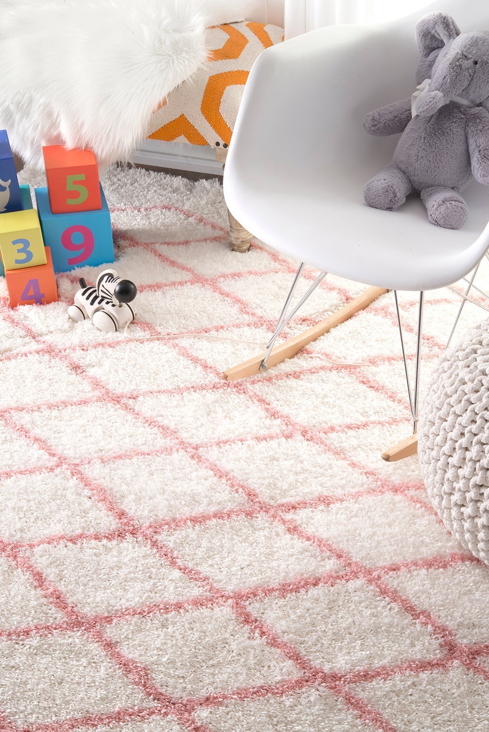 Nuloom Rugs - Stasia Diamond Shag - Baby Pink