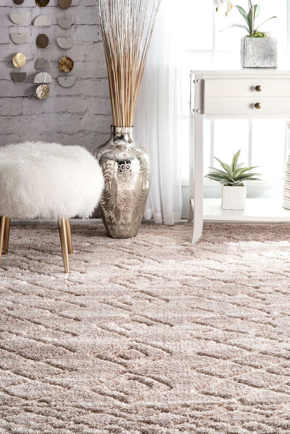 Nuloom Rugs - Vinita Moroccan Diamonds Shaggy  - Light Beige