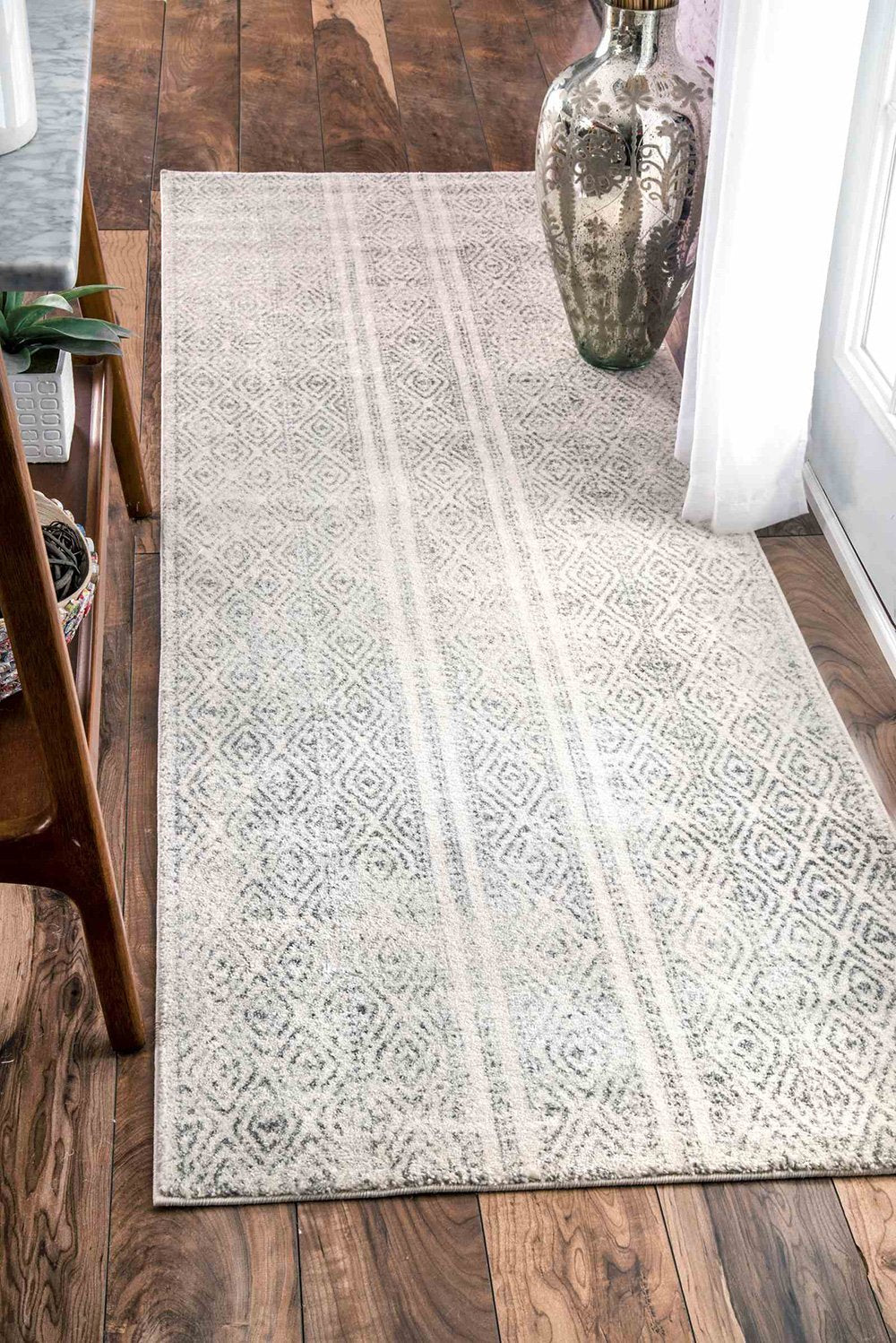 nuLOOM Rugs - Sarina Diamonds - Grey